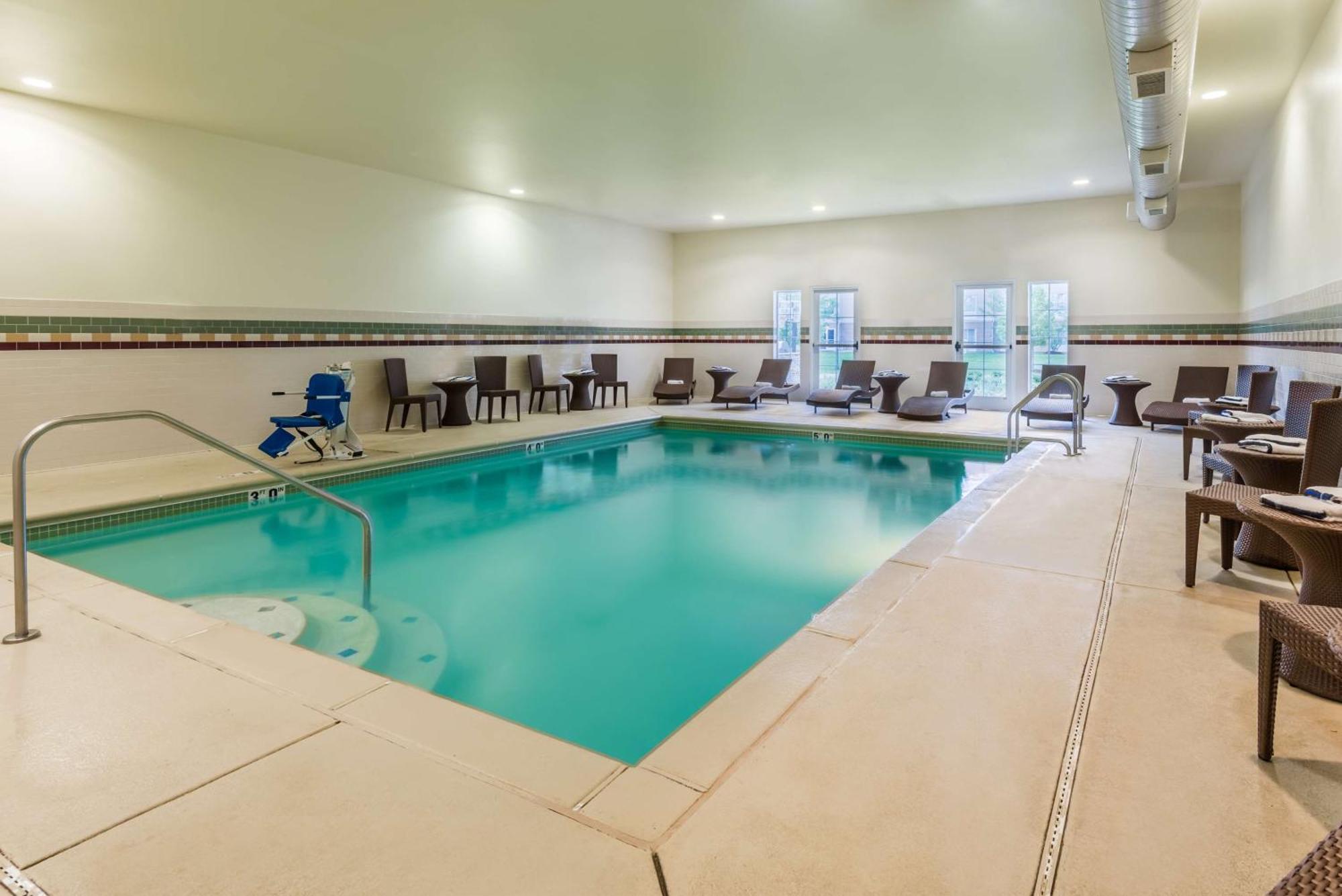 Larkspur Landing Extended Stay Suites St Louis Riverport Maryland Heights Bagian luar foto